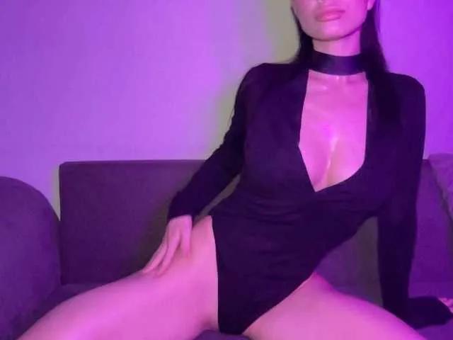 Freechat KinaGlow on BongaCams