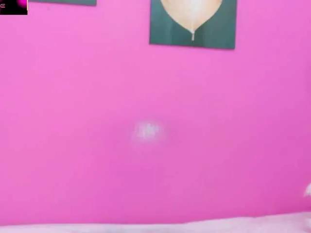 Offline kinkyandsavage on BongaCams