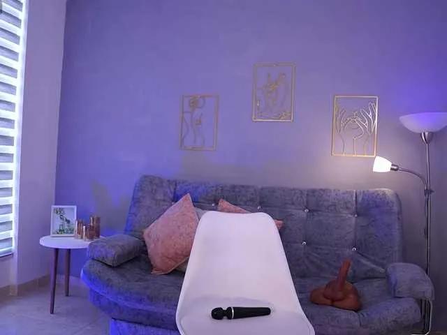 Offline KylaMorrison on BongaCams