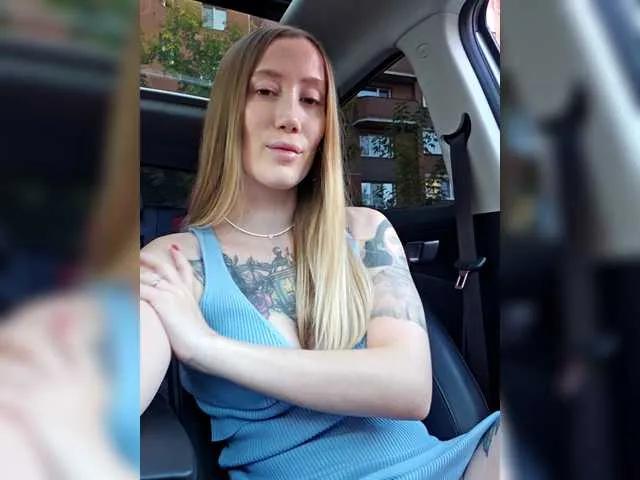 Offline lana-lana03 on BongaCams