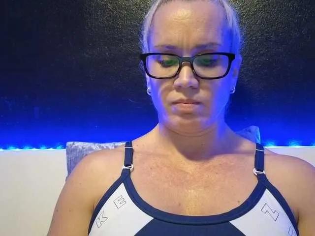 Offline Latinasexy4 on BongaCams