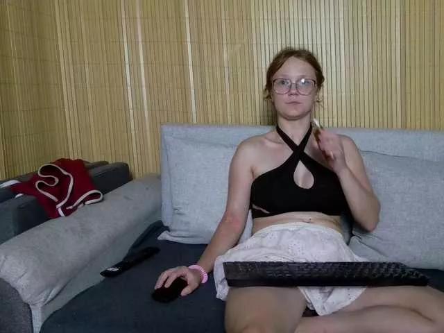 Offline LeniFuchs on BongaCams