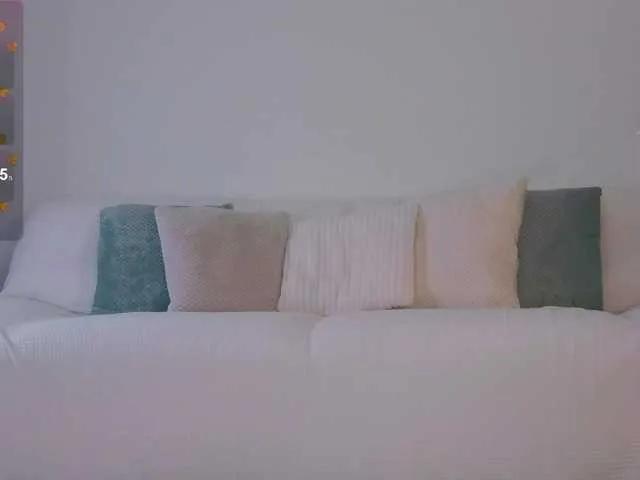 Offline LilyRoselyn on BongaCams