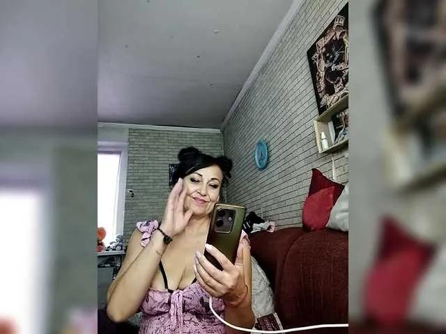 Freechat Lina-a-13 on BongaCams