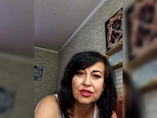 Freechat Lina-a-13 on BongaCams