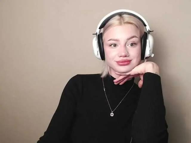 Offline Linaaa on BongaCams