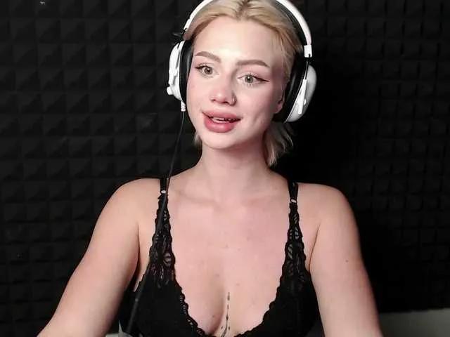 Offline Linaaa on BongaCams