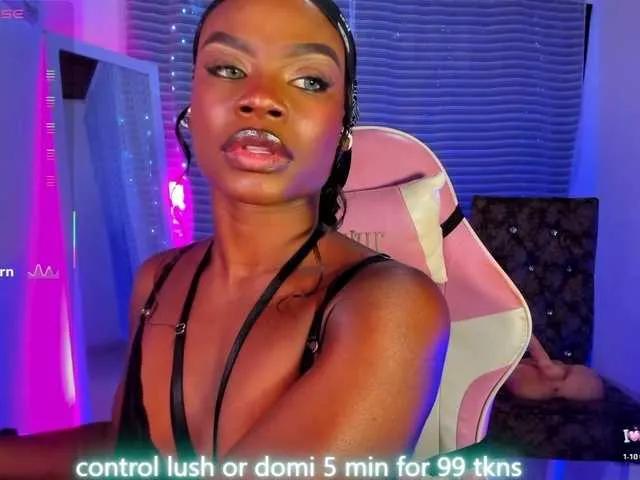 Offline LinsyAdams on BongaCams