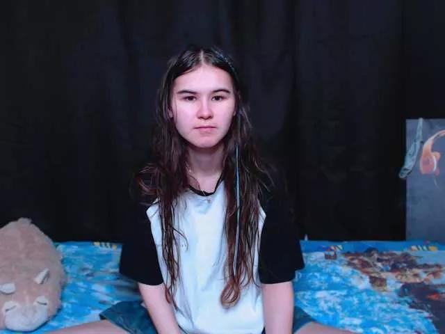 Freechat littleowlx on BongaCams