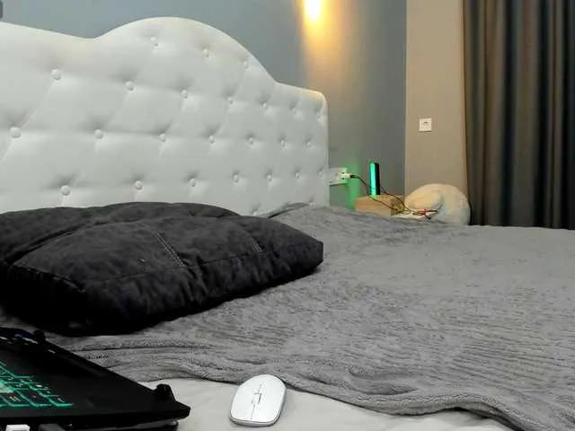 Offline Logan-emma on BongaCams