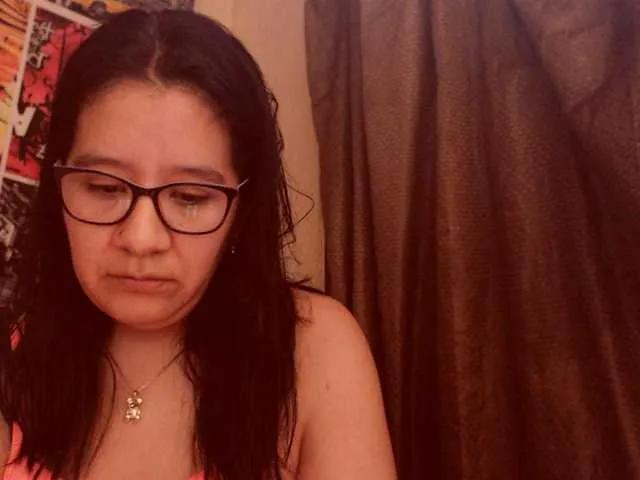 Offline lucyLUxxx on BongaCams