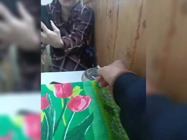 Offline Lyda27081 on BongaCams