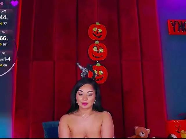 Freechat madylux on BongaCams