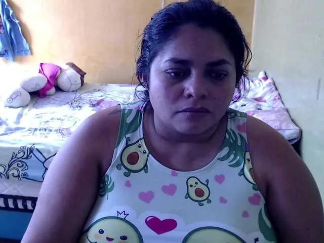 Freechat mia-naughty on BongaCams