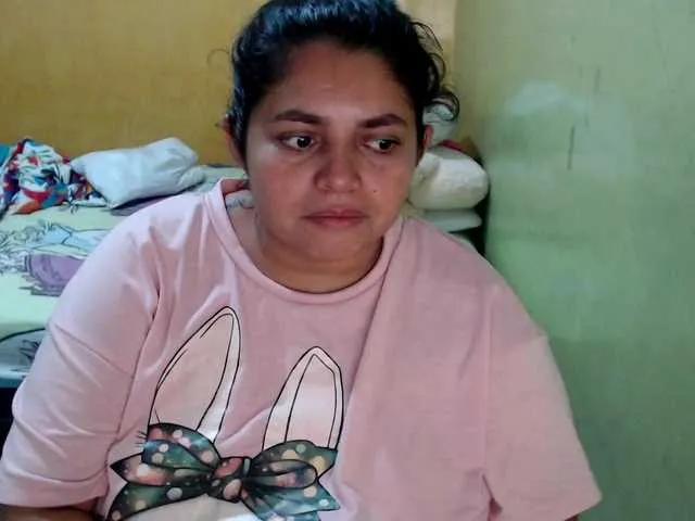 Freechat mia-naughty on BongaCams