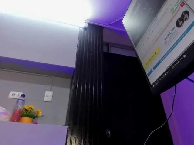 Offline MiaBonnie on BongaCams