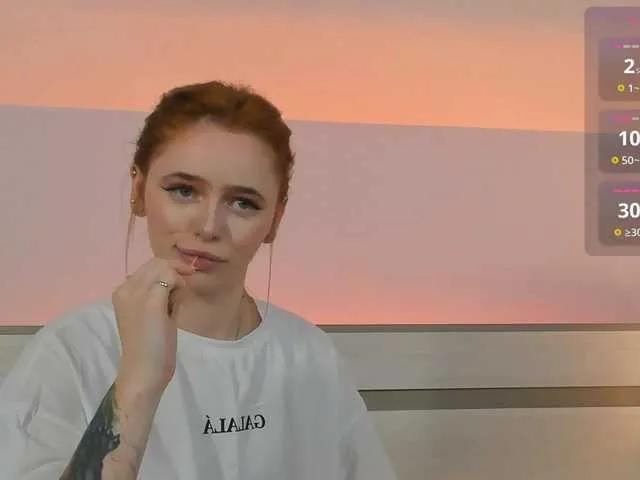 Offline MissRedFox on BongaCams