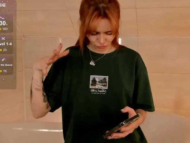 Offline MissRedFox on BongaCams