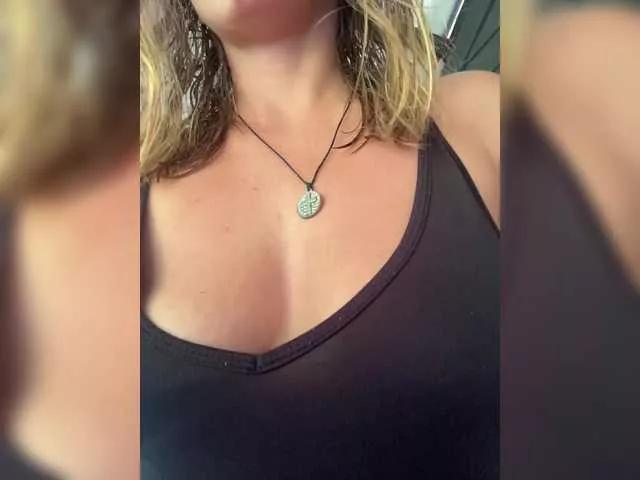 Freechat Montenegro8 on BongaCams