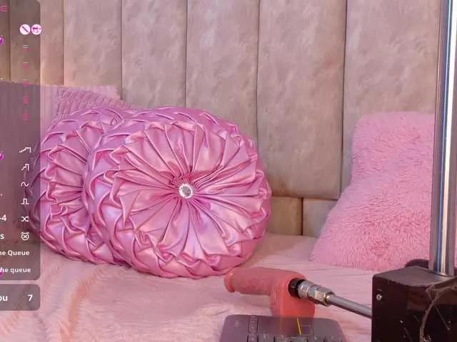 Offline NahiraFun on BongaCams