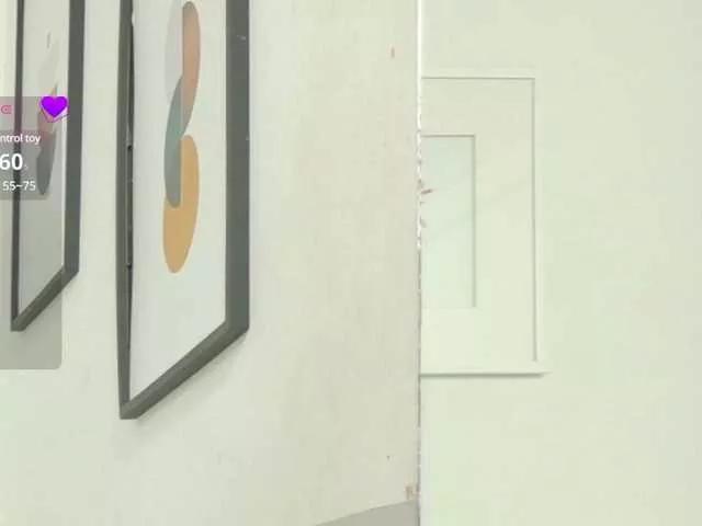 Offline naturalmoommy on BongaCams