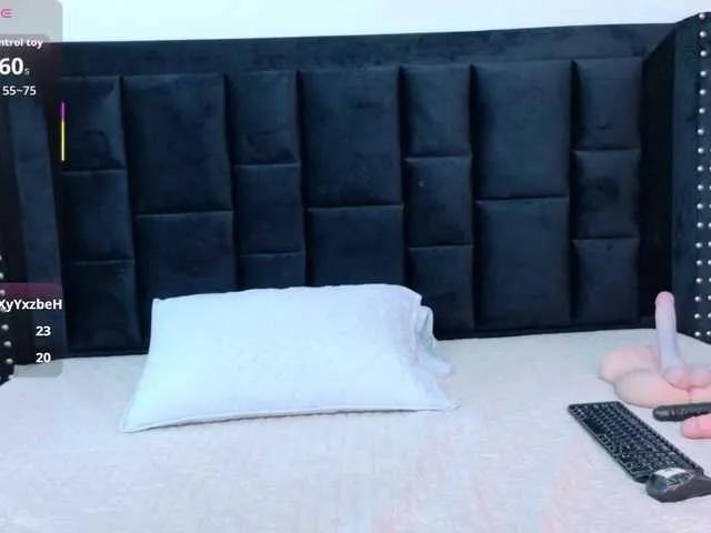 Offline petitelittleebony on BongaCams