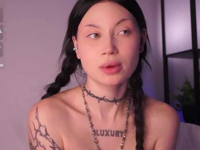 Freechat PLUXURY- on BongaCams