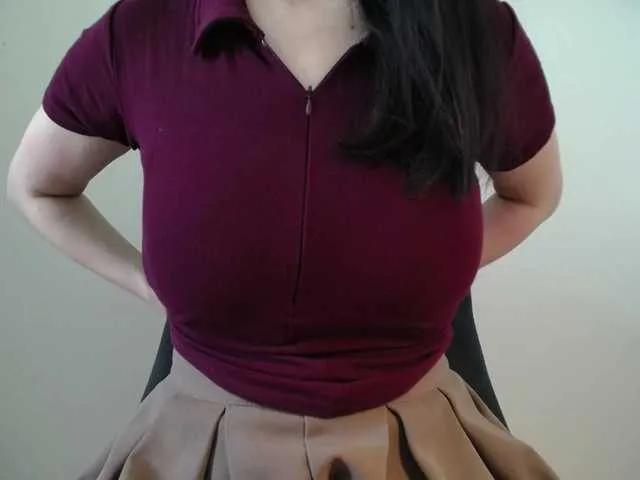 Offline QueenHot92 on BongaCams