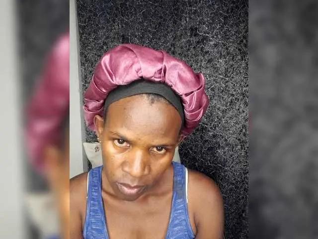 Freechat Queenyann on BongaCams