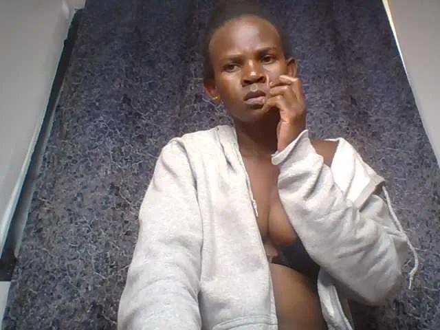 Freechat Queenyann on BongaCams