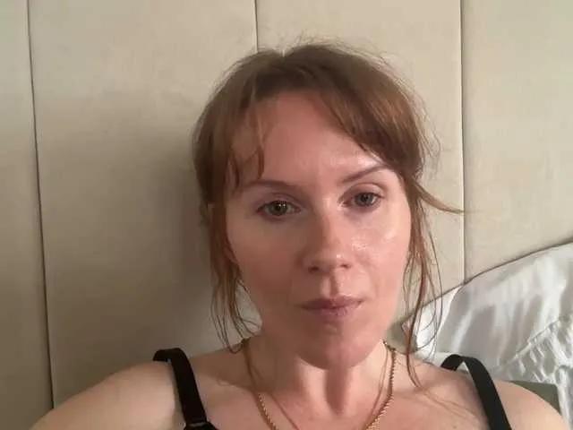 Offline REDHEADROSIE on BongaCams