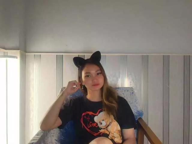 Freechat RozyBlack on BongaCams