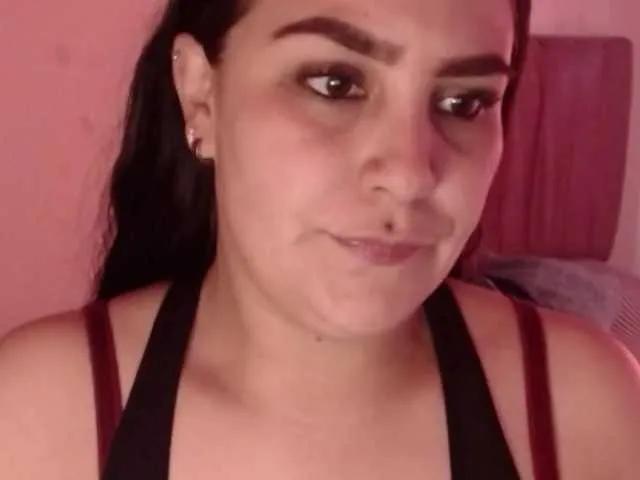 Offline salmalopez on BongaCams