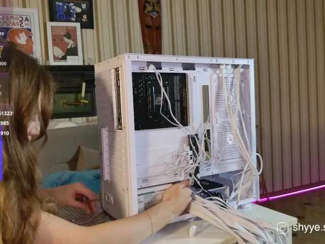 Freechat sarahsupershy on BongaCams