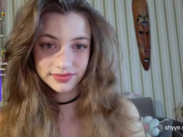 Freechat sarahsupershy on BongaCams