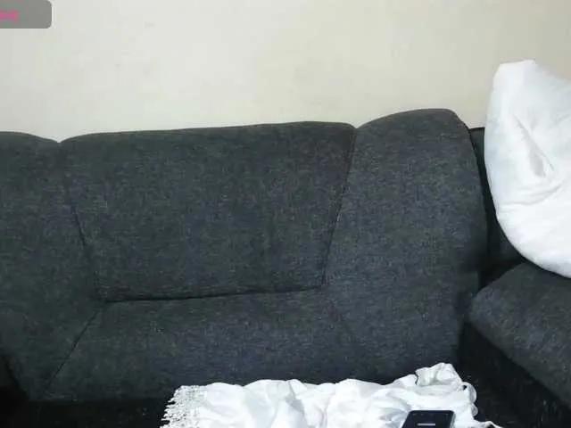 Offline sexy-dee on BongaCams