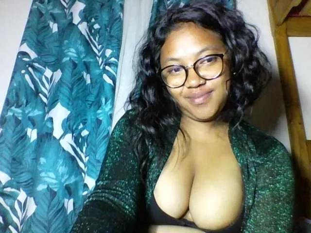 Freechat Sheilkahsexy on BongaCams