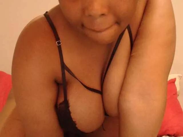 Freechat SweetApple on BongaCams