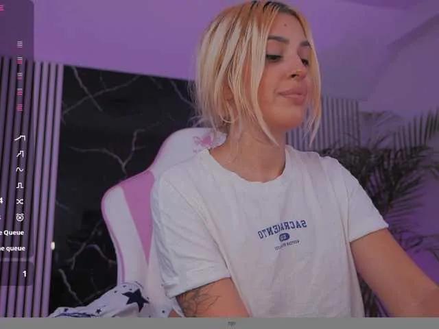 Freechat theajoy on BongaCams