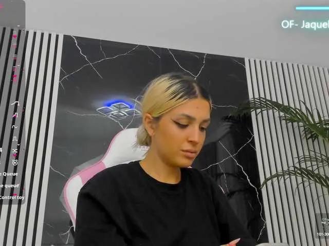 Freechat theajoy on BongaCams