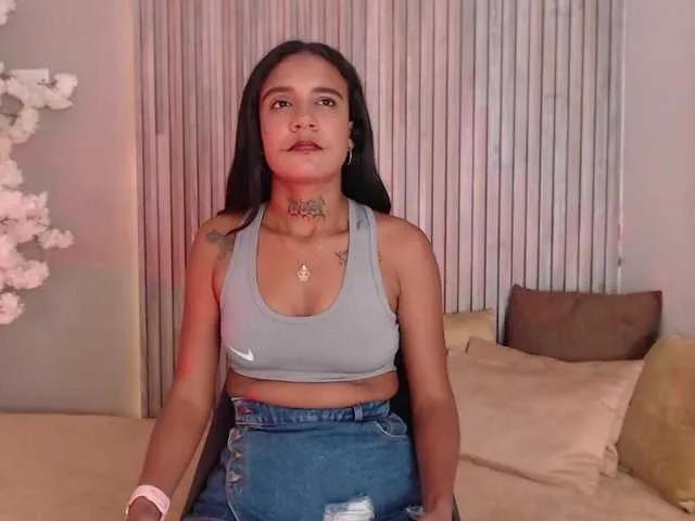 Offline tiana-glow on BongaCams