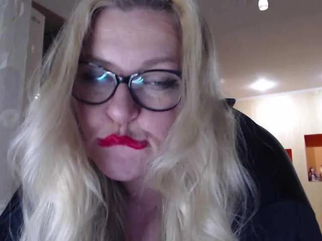 Offline WifeyNusha on BongaCams