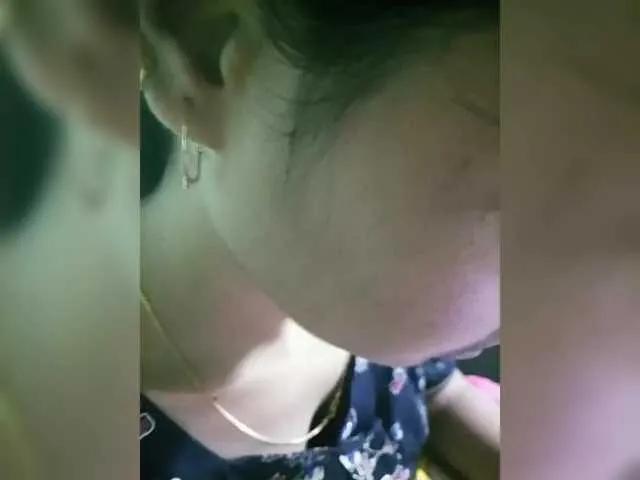 Offline YourAadhya on BongaCams