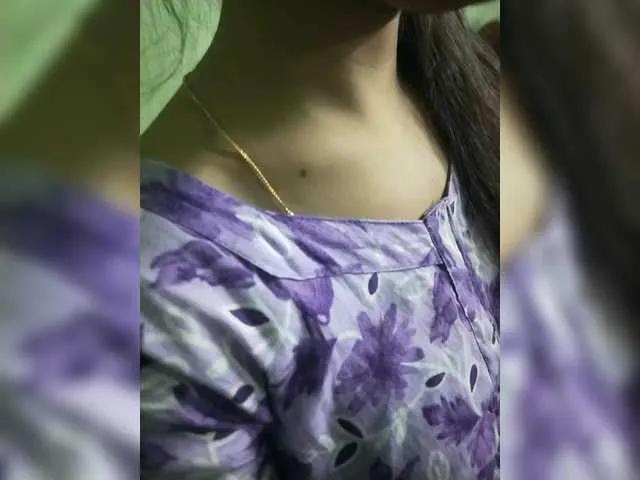 Offline YourAadhya on BongaCams