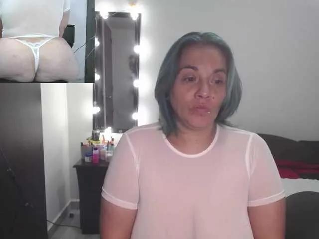 Offline zoedoll on BongaCams