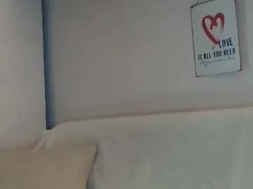 Freechat 12ennie on Chaturbate