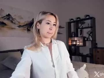 Freechat _golden_moon_ on Chaturbate