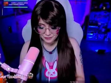 Freechat alyssaromanova on Chaturbate