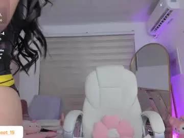 Freechat ami_sweet_19 on Chaturbate