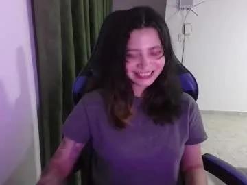 Freechat annacrow on Chaturbate